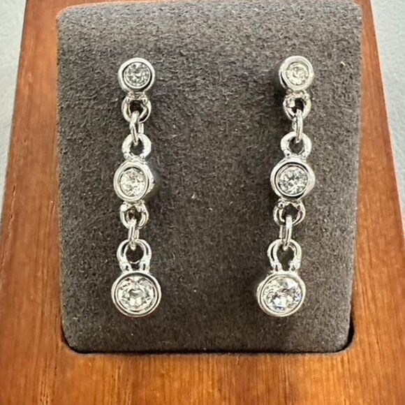 Signed Swarovski Silver tone 3 Round Bezel Crystal Station drop dangle Earrings - Picture 1 of 4